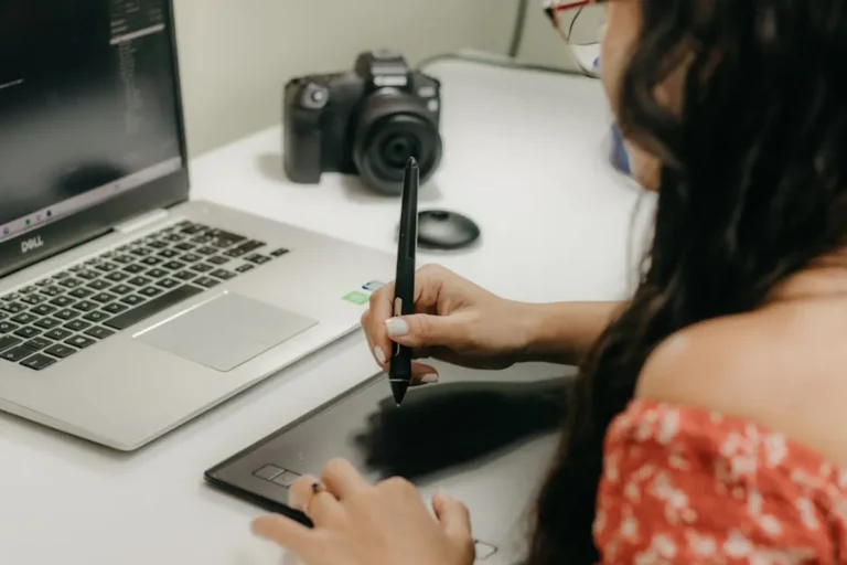 How to Create a Viral Holiday Hashtag