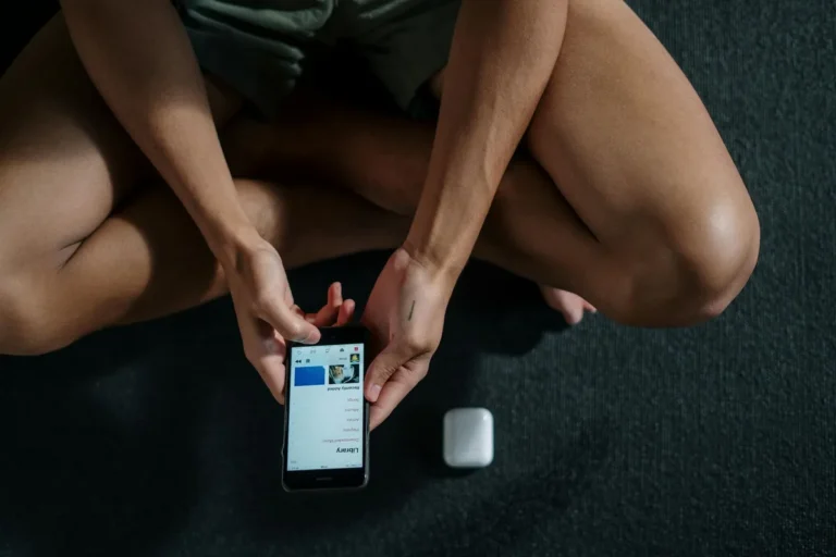 6 Practices for Living Online Without Losing Your Mind
